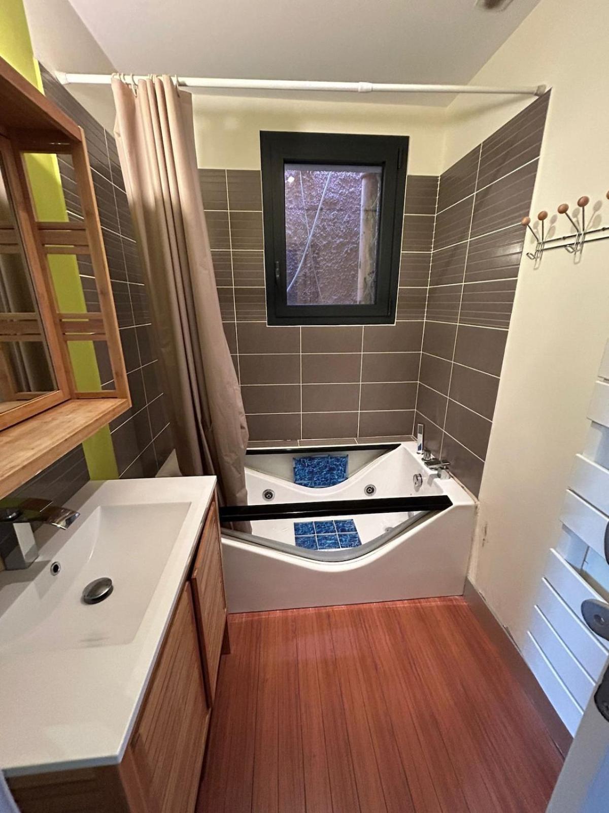 Charmante Villa Au Brusc Avec Piscine A 10Min A Pied De La Mer Six-Fours-les-Plages Ngoại thất bức ảnh